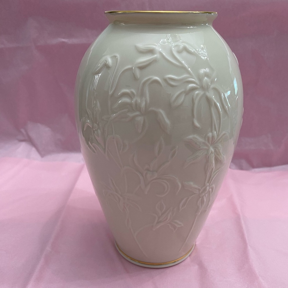 EUC VTG 1970’S 7.5” Tall Lenox Masterpiece Collection Iris Vase